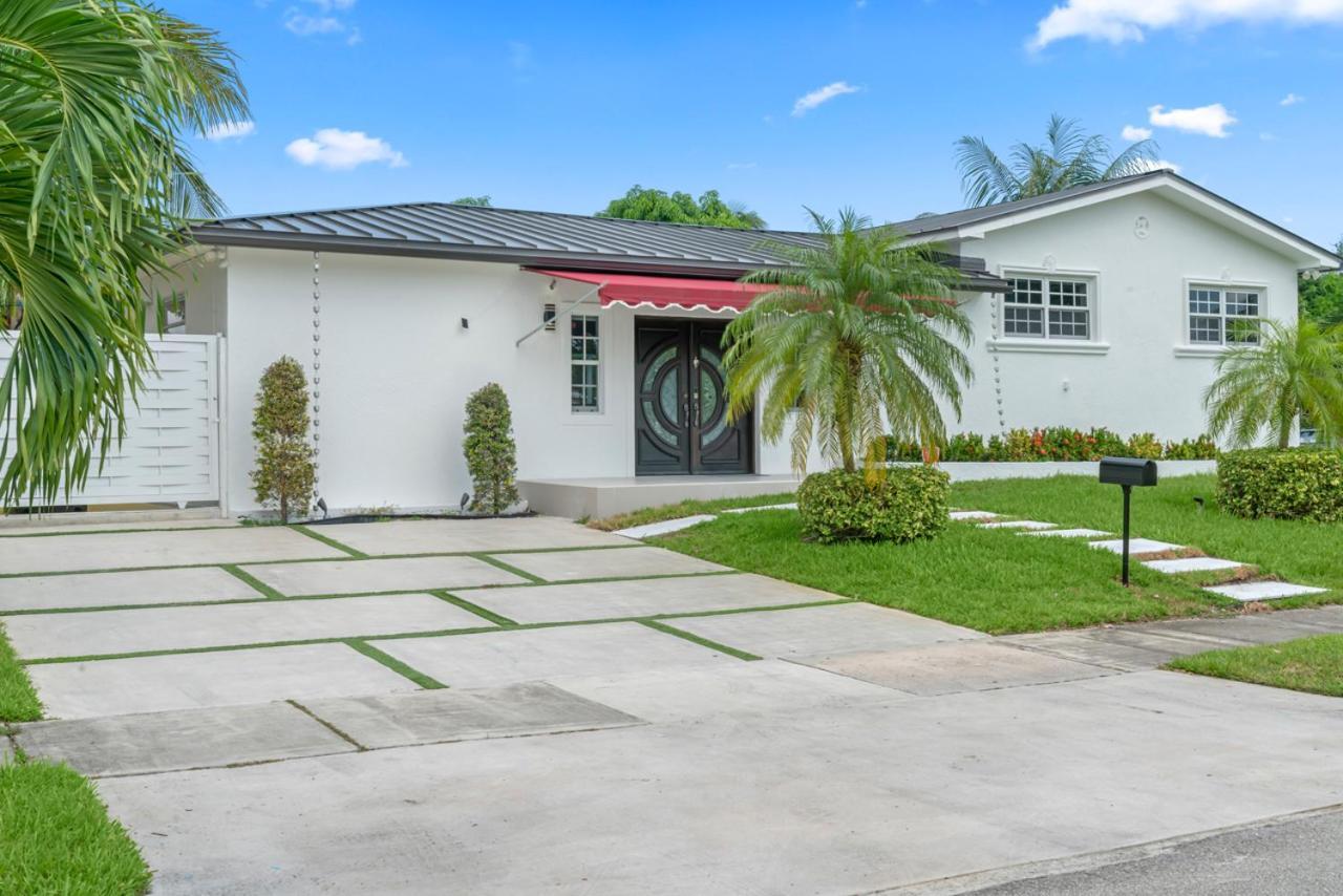 Miami Fun Home With Pool & Games L30 Exterior photo